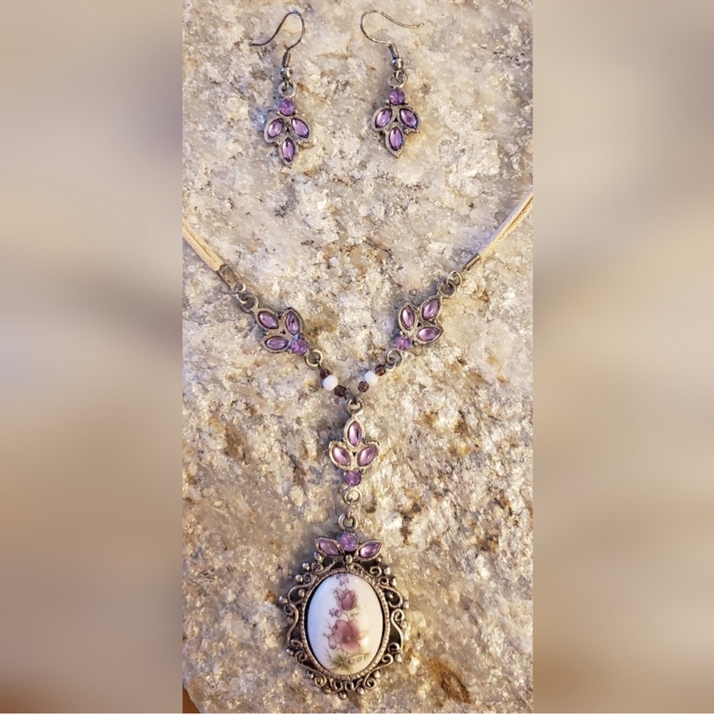 🌹Porcelain Floral Pendent Necklace Matching Earrings, beautiful purple crystal